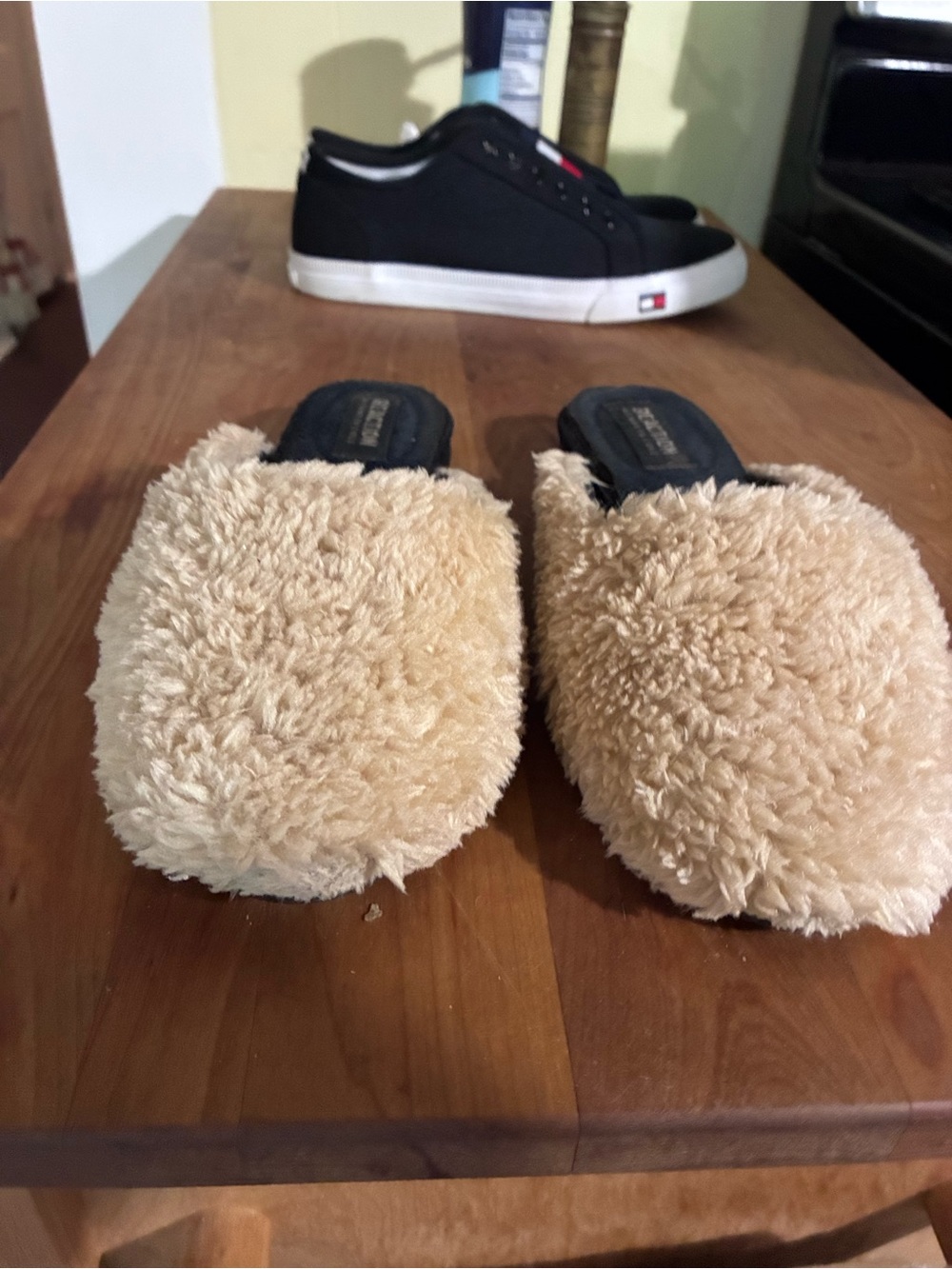 Womens Kenneth Cole Viv Cozy Plush Slip-On Slippers in Beige - Cozy Comfort sz 9
